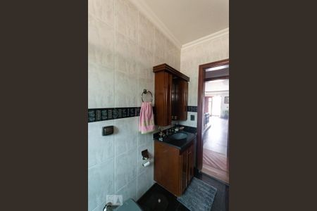 Casa à venda com 716m², 8 quartos e 6 vagas Casa à venda com 716m², 8 quartos e 6 vagasBanheiro social 2