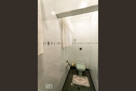 Casa à venda com 716m², 8 quartos e 6 vagas Casa à venda com 716m², 8 quartos e 6 vagasLavabo 1