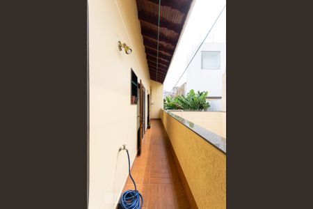 Casa à venda com 716m², 8 quartos e 6 vagas Casa à venda com 716m², 8 quartos e 6 vagasVaranda dos Quartos