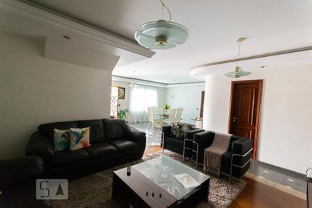 Casa à venda com 716m², 8 quartos e 6 vagas Casa à venda com 716m², 8 quartos e 6 vagasSala de Estar 2