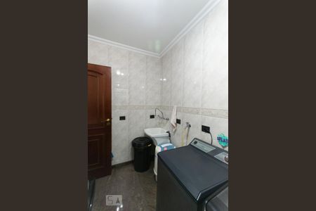 Casa à venda com 716m², 8 quartos e 6 vagas Casa à venda com 716m², 8 quartos e 6 vagasÁrea de serviço 1