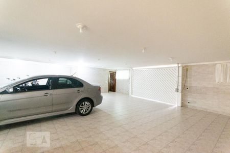 Casa à venda com 716m², 8 quartos e 6 vagas Casa à venda com 716m², 8 quartos e 6 vagasGaragem
