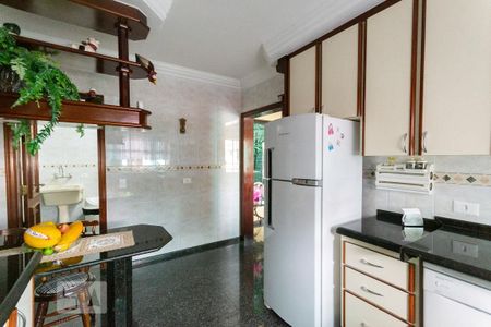 Casa à venda com 716m², 8 quartos e 6 vagas Casa à venda com 716m², 8 quartos e 6 vagasCozinha 2
