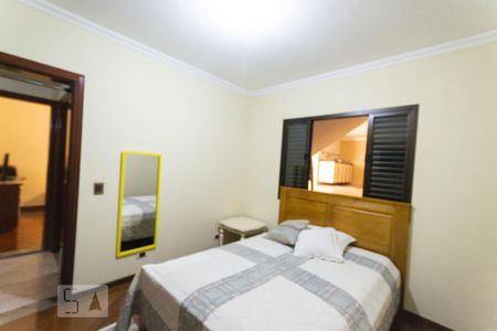 Casa à venda com 716m², 8 quartos e 6 vagas Casa à venda com 716m², 8 quartos e 6 vagasQuarto 8