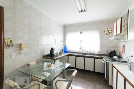 Casa à venda com 716m², 8 quartos e 6 vagas Casa à venda com 716m², 8 quartos e 6 vagasCozinha 1