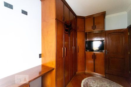 Casa à venda com 716m², 8 quartos e 6 vagas Casa à venda com 716m², 8 quartos e 6 vagasQuarto 1