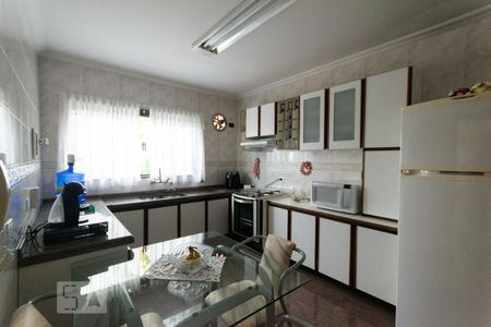 Casa à venda com 716m², 8 quartos e 6 vagas Casa à venda com 716m², 8 quartos e 6 vagasCozinha 1