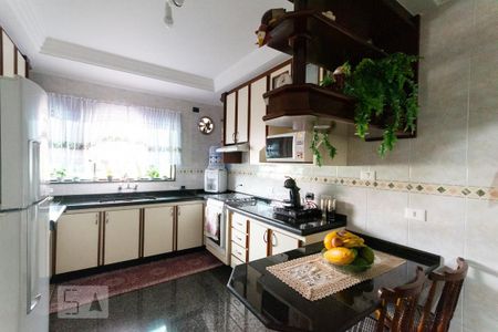 Casa à venda com 716m², 8 quartos e 6 vagas Casa à venda com 716m², 8 quartos e 6 vagasCozinha 2