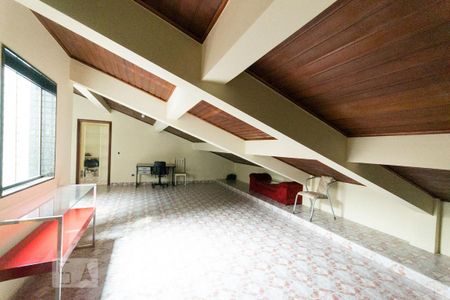 Casa à venda com 716m², 8 quartos e 6 vagas Casa à venda com 716m², 8 quartos e 6 vagasSótão