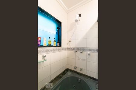 Casa à venda com 716m², 8 quartos e 6 vagas Casa à venda com 716m², 8 quartos e 6 vagasBanheiro da Suíte 1