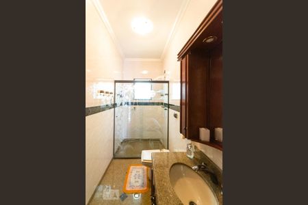 Casa à venda com 716m², 8 quartos e 6 vagas Casa à venda com 716m², 8 quartos e 6 vagasBanheiro social 1