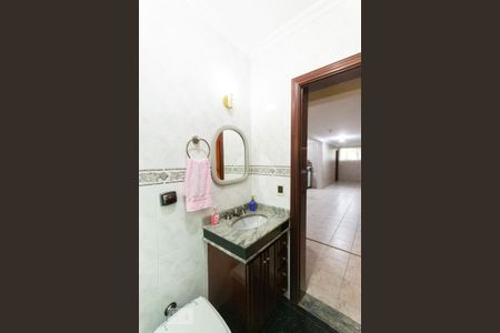 Casa à venda com 716m², 8 quartos e 6 vagas Casa à venda com 716m², 8 quartos e 6 vagasBanheiro social 3