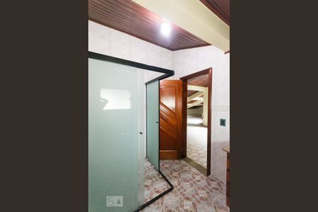 Casa à venda com 716m², 8 quartos e 6 vagas Casa à venda com 716m², 8 quartos e 6 vagasBanheiro de Serviço