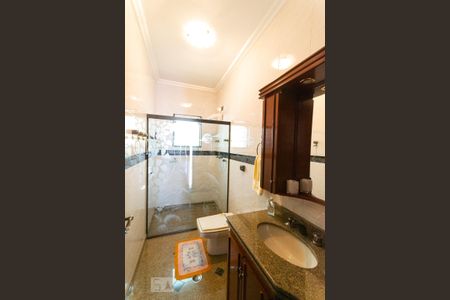 Casa à venda com 716m², 8 quartos e 6 vagas Casa à venda com 716m², 8 quartos e 6 vagasBanheiro social 1