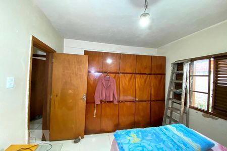 Casa à venda com 450m², 5 quartos e 4 vagas Casa à venda com 450m², 5 quartos e 4 vagasQuarto 2
