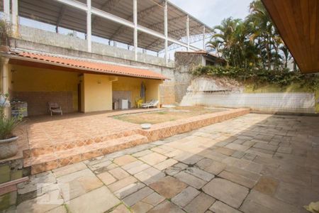 Casa à venda com 330m², 5 quartos e 6 vagasQuintal