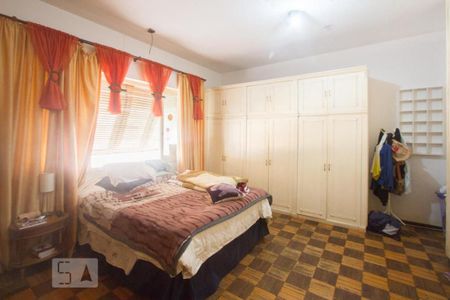 Casa à venda com 330m², 5 quartos e 6 vagasSuíte 2