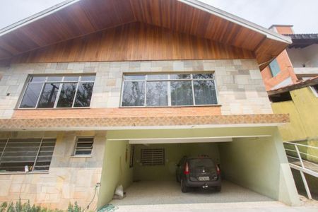 Casa à venda com 330m², 5 quartos e 6 vagasFachada da Casa