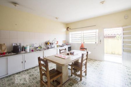 Casa à venda com 330m², 5 quartos e 6 vagasCozinha