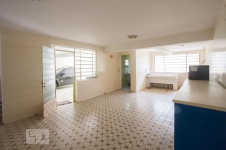 Casa à venda com 330m², 5 quartos e 6 vagasSalão