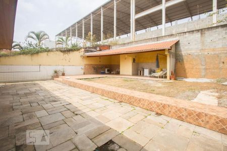 Casa à venda com 330m², 5 quartos e 6 vagasQuintal