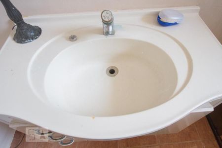 Casa à venda com 330m², 5 quartos e 6 vagasDetalhe Banheiro Suíte 1