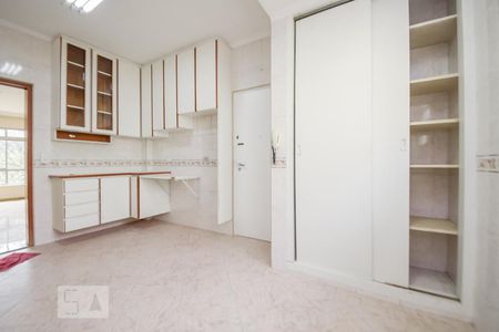 Apartamento à venda com 126m², 3 quartos e 1 vaga Apartamento à venda com 126m², 3 quartos e 1 vagaCozinha
