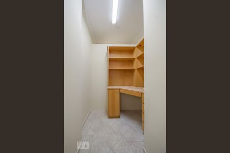 Apartamento à venda com 126m², 3 quartos e 1 vaga Apartamento à venda com 126m², 3 quartos e 1 vagaEscritório