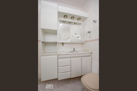 Apartamento à venda com 126m², 3 quartos e 1 vaga Apartamento à venda com 126m², 3 quartos e 1 vagaBanheiro do Quarto 2