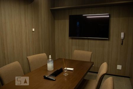 Apartamento à venda com 33m², 1 quarto e 1 vaga Apartamento à venda com 33m², 1 quarto e 1 vagaSala de Reunião