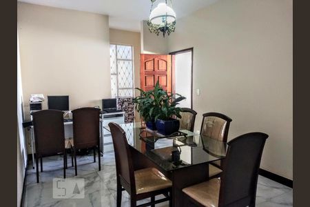 Sala de casa à venda com 3 quartos, 250m² em São João Batista, Belo Horizonte