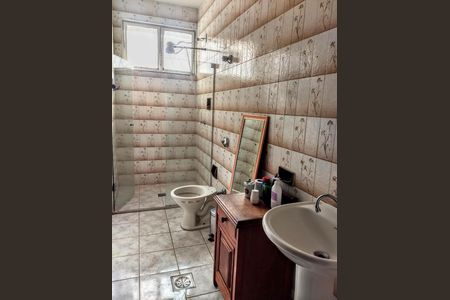 Banheiro de casa à venda com 3 quartos, 250m² em São João Batista, Belo Horizonte