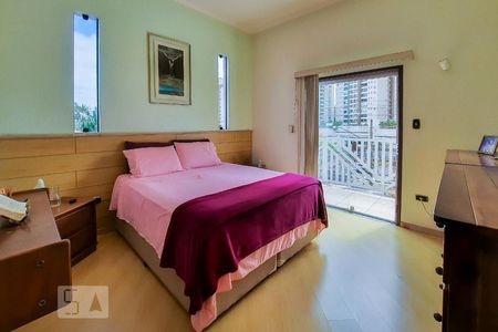 Casa à venda com 350m², 4 quartos e 3 vagas Casa à venda com 350m², 4 quartos e 3 vagasSuíte 1