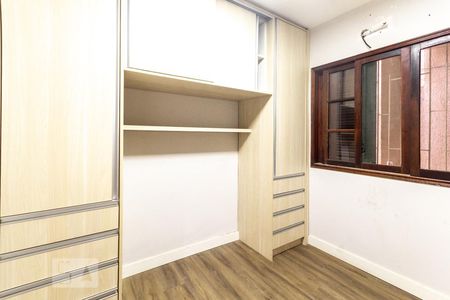Quarto 2 de casa para alugar com 4 quartos, 135m² em Jardim Satélite, São Paulo