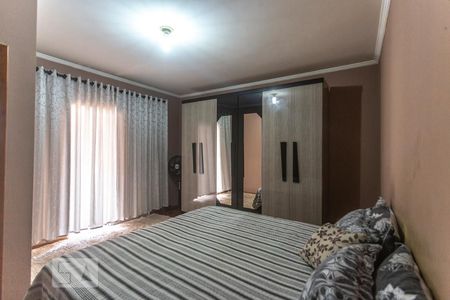 Casa à venda com 236m², 5 quartos e 4 vagasSuíte 2