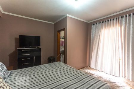 Casa à venda com 236m², 5 quartos e 4 vagasSuíte 2