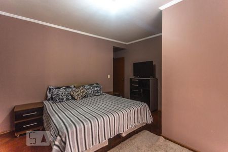 Casa à venda com 236m², 5 quartos e 4 vagasSuíte 2