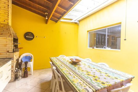 Casa à venda com 236m², 5 quartos e 4 vagasQuintal e área de serviço