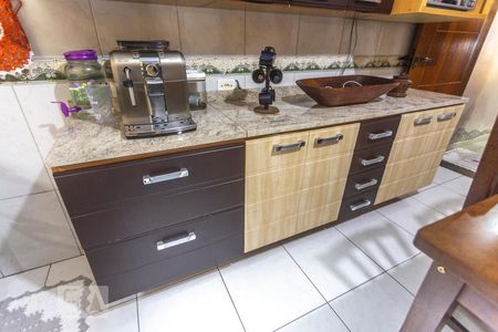 Casa à venda com 236m², 5 quartos e 4 vagasArmário