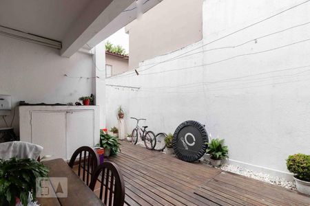 Casa à venda com 150m², 3 quartos e 2 vagas Casa à venda com 150m², 3 quartos e 2 vagasÁrea Externa