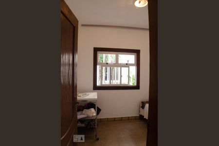 Casa à venda com 500m², 3 quartos e 4 vagas Casa à venda com 500m², 3 quartos e 4 vagasQuarto de Serviço