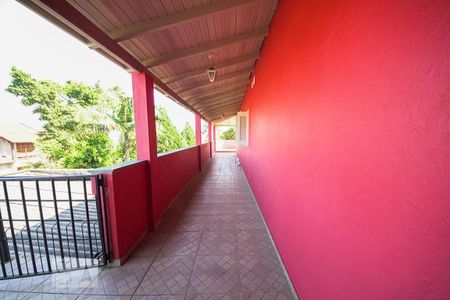 Casa à venda com 450m², 5 quartos e 4 vagasSacada do 2º piso