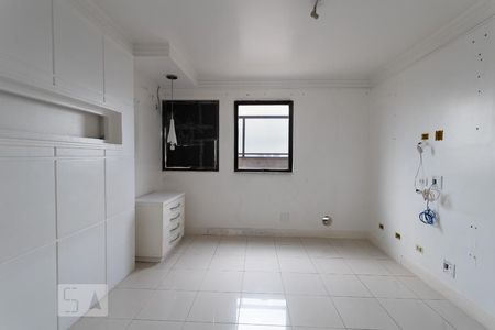 Apartamento à venda com 180m², 3 quartos e 2 vagasSuíte 2