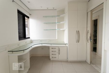 Apartamento à venda com 180m², 3 quartos e 2 vagasQuarto