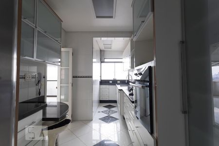 Apartamento à venda com 180m², 3 quartos e 2 vagasCozinha