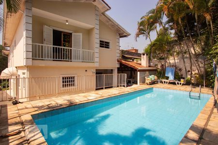 Casa à venda com 540m², 5 quartos e 6 vagas Casa à venda com 540m², 5 quartos e 6 vagasPiscina