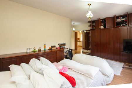 Casa à venda com 540m², 5 quartos e 6 vagas Casa à venda com 540m², 5 quartos e 6 vagasSuite 1