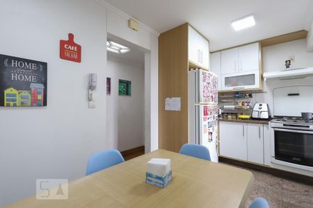 Apartamento à venda com 95m², 2 quartos e 2 vagas Apartamento à venda com 95m², 2 quartos e 2 vagasCozinha