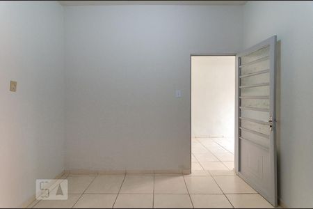 Quarto 1 de casa para alugar com 4 quartos, 85m² em Caiçaras, Belo Horizonte