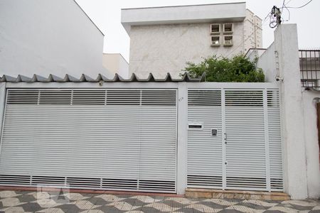 Casa para alugar com 300m², 4 quartos e 8 vagasFachada
